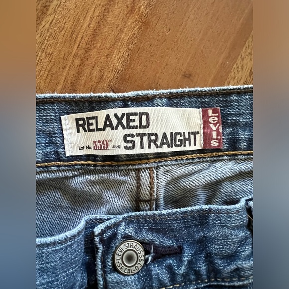 Men’s Relaxed Straight 559 Levi’s Jeans - Picture 3 of 6